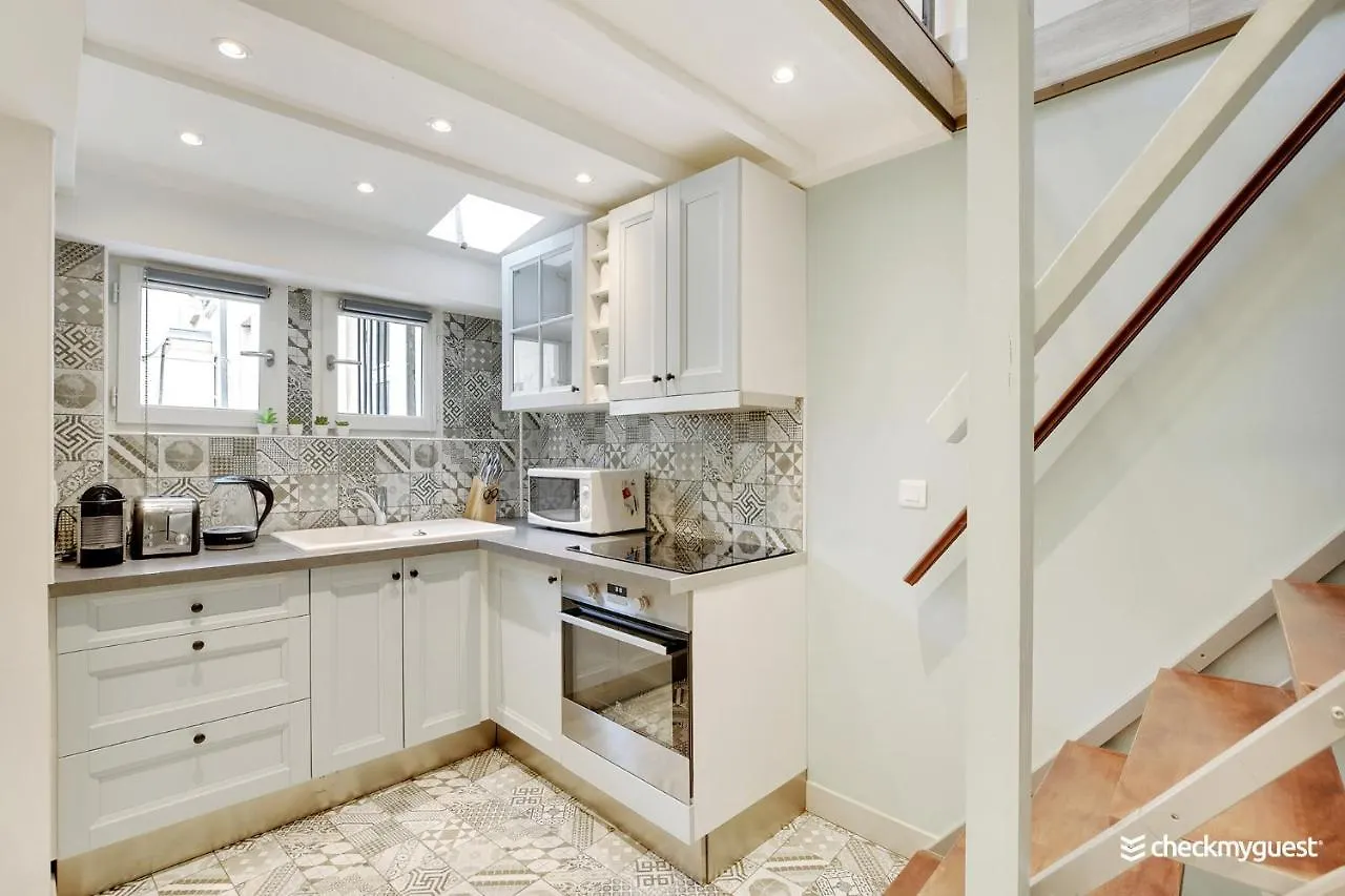 Cmg - Place De Le Republique / Meslay Apartment *